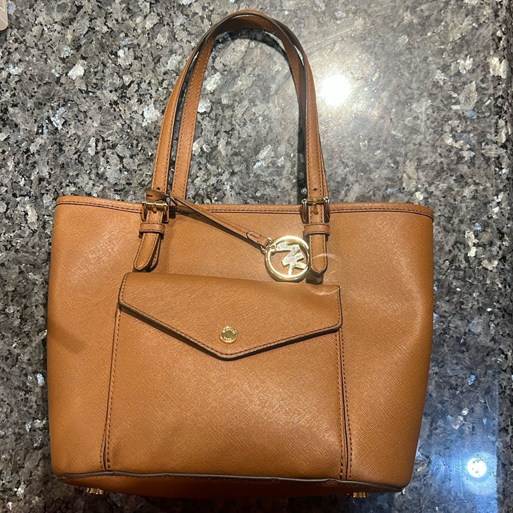 Saffiano Leather Handbag with Gold-tone hardware